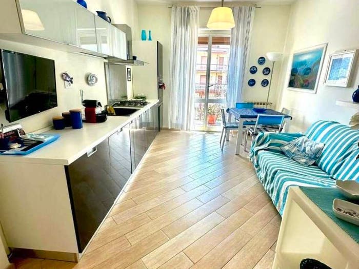 Appartamento trilocale in vendita in Via Cristoforo Colombo, Marina Di Andora, Andora