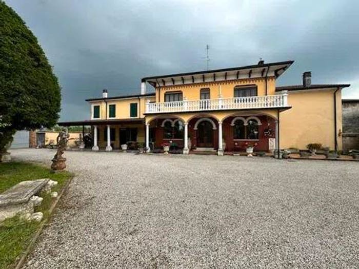 Casa con 6 locali in vendita in Via Bassa, Cerea