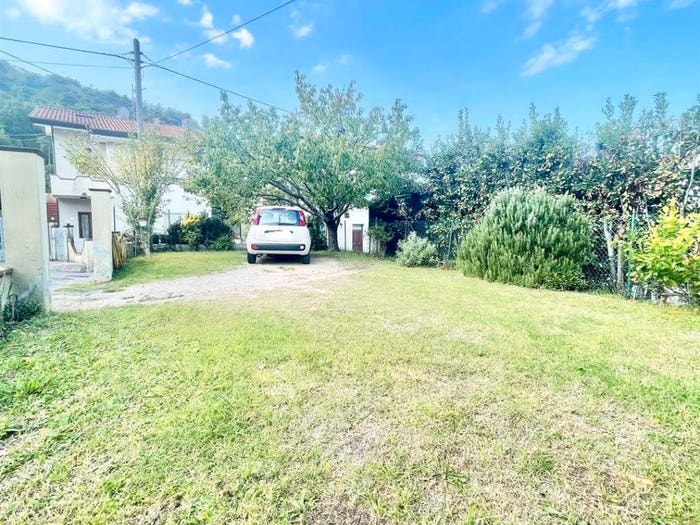 Casa con 5 locali in vendita in Bozzano Quiesa, Massarosa