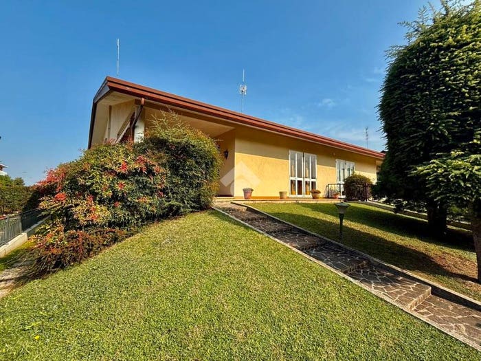 Casa con 6 locali in vendita in Via Piovego, Sarmeola, Rubano