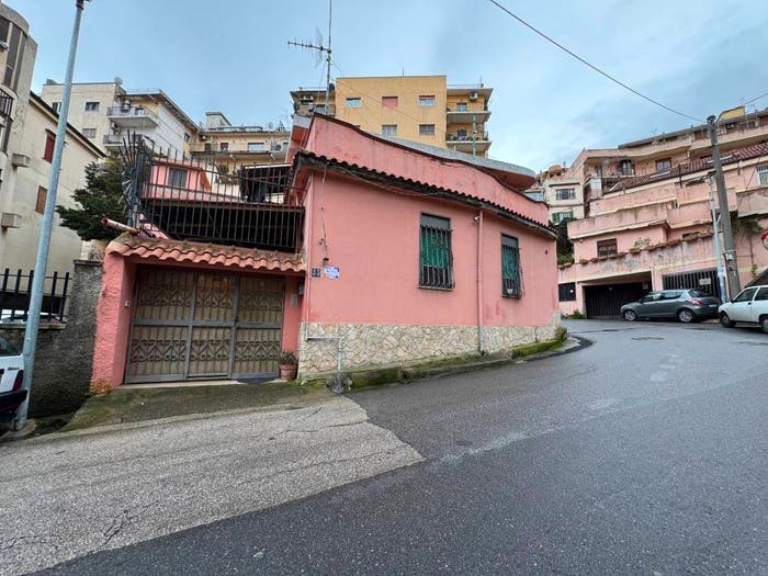 Appartamento trilocale in vendita in Via Noviziato Casazza, Viale Italia Montepiselli, Messina