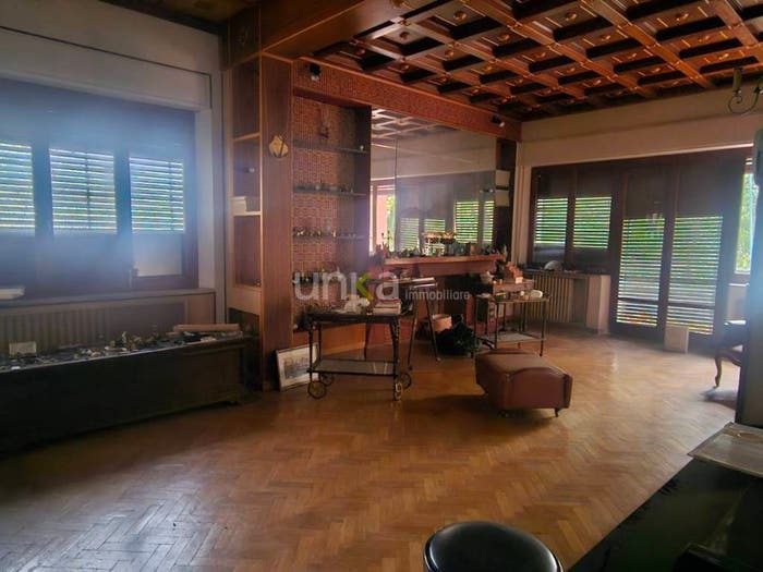 Casa con 6 locali in vendita in Viale Verdi, San Pietro Martire Erbarella, Jesi