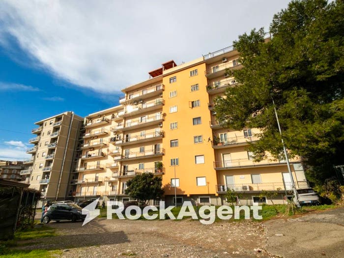 Appartamento con 6 locali in vendita in Viale Vincenzo de Filippis, Sant'Antonio De Filippis, Catanzaro