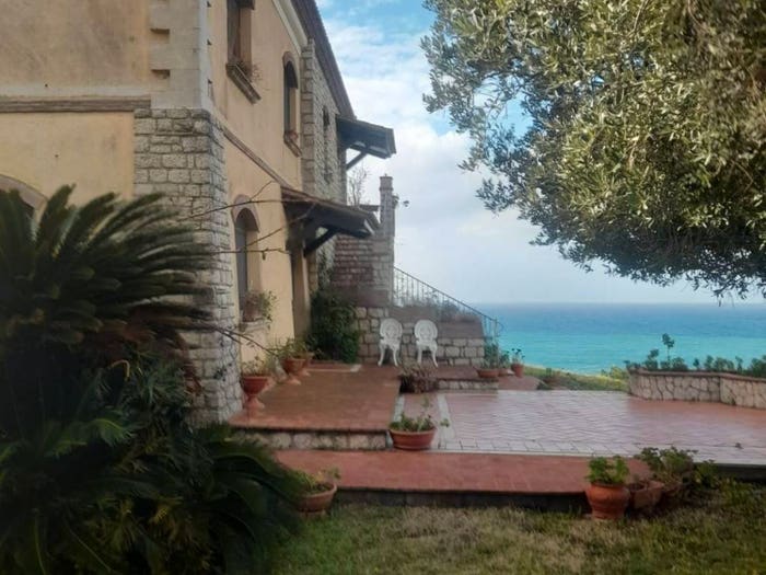Casa con 6 locali in vendita in Contrada Palazza Alta, Serluca Calabaia Isola Polazza, Belvedere Marittimo