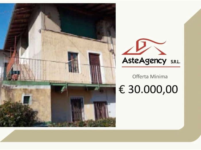 Casa quadrilocale in vendita in Via vittorio veneto, Travedona Monate, TravedonaMonate