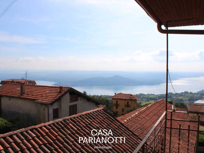 Casa con 6 locali in vendita in Via Bertoletti, Fosseno, Nebbiuno