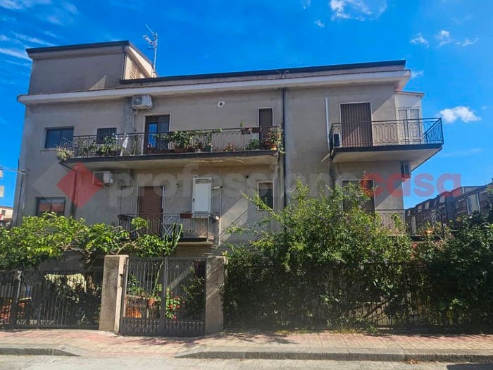 Appartamento trilocale in vendita in via Corrado Alvaro, Sant'Andrea Ionio Marina, Sant'Andrea Apostolo dello Ionio