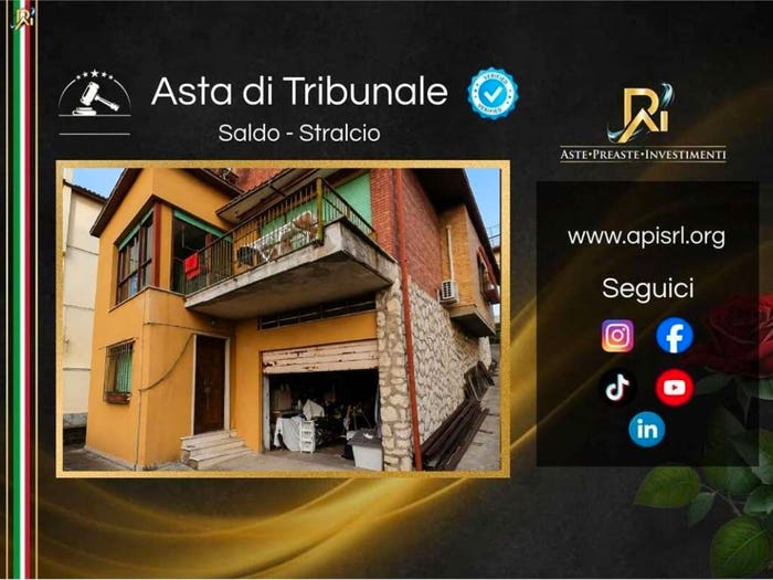 Appartamento quadrilocale in vendita in Via di Santa Maria, Centro, Magliano Sabina