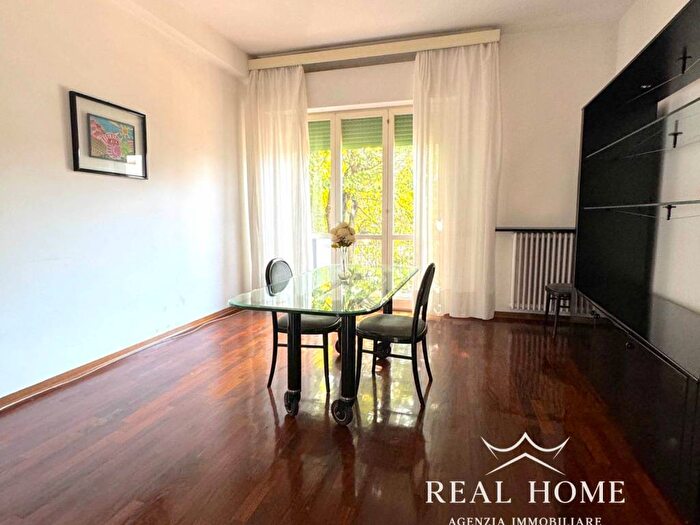Appartamento con 5 locali in vendita in Via Monte Grappa, Zarini Valentini, Prato
