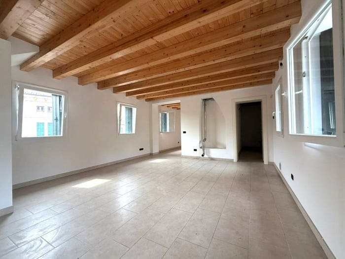 Appartamento bilocale in vendita in Via San Marco, Centro, Gambellara