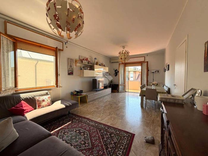 Appartamento trilocale in vendita in Via Andrea Favi, Musicisti, Forlì