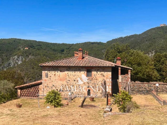 Casa con 6 locali in vendita in Monteguidi, Casole d'Elsa