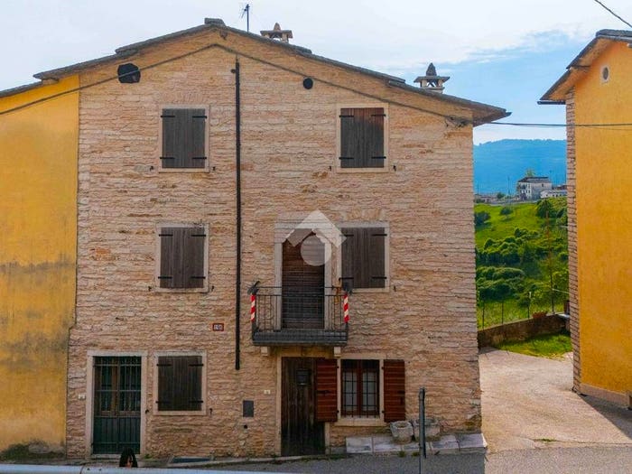 Casa con 5 locali in vendita in Via Costa di Cerna, Cerna, Sant'Anna d'Alfaedo