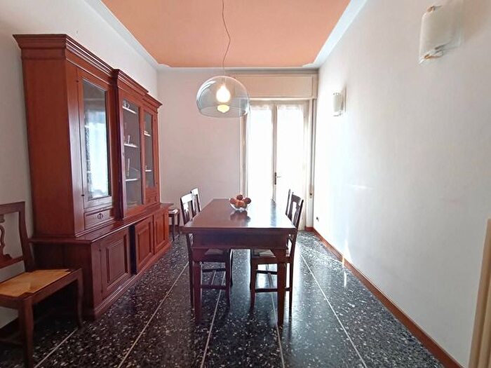 Appartamento quadrilocale in vendita in Via Zara, Viareggio