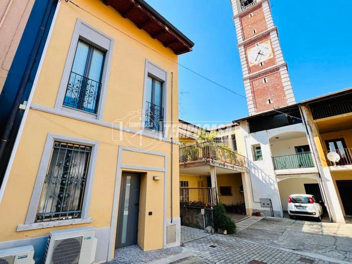Casa bilocale in vendita in Via Roma, Centro, Lonate Pozzolo