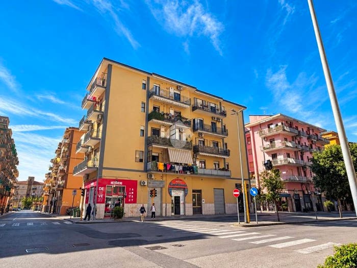 Appartamento trilocale in vendita in Via dei mille, Pastena Pastena Alta, Salerno