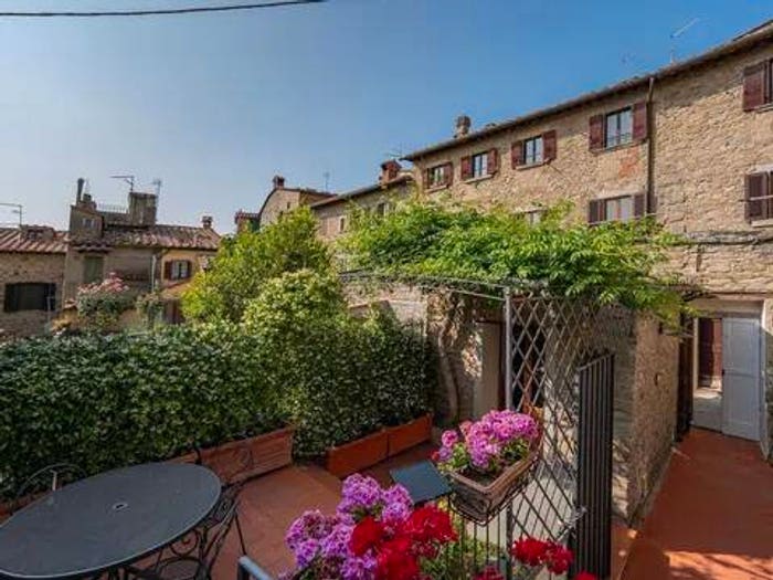 Appartamento con 6 locali in vendita in Via Moneti No Number, Centro, Cortona