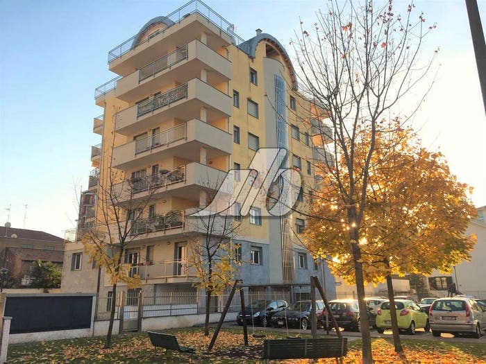 Appartamento quadrilocale in vendita in Via Giovanni Pascoli, Bresso