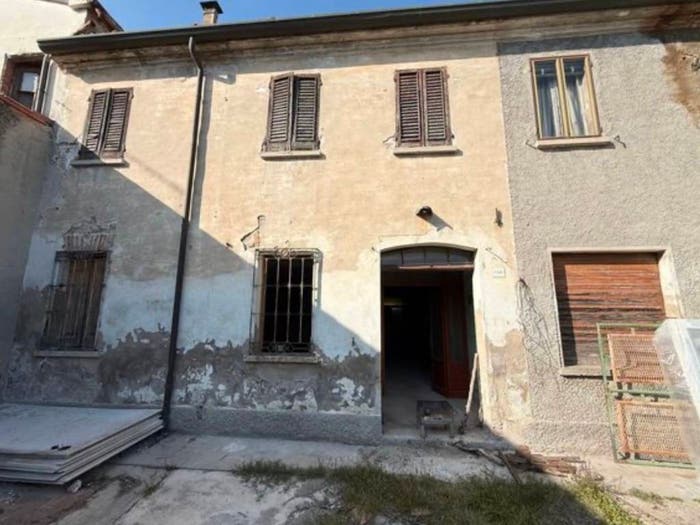 Casa con 6 locali in vendita in Via Rovigo, Centro, Ostiglia