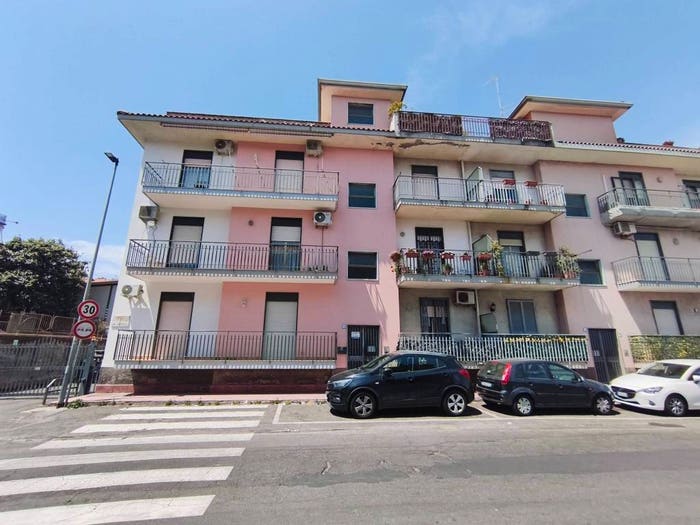 Appartamento trilocale in vendita in Via Pozzo, Centro, Aci Catena