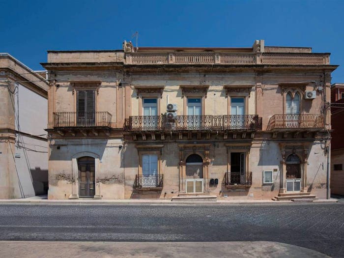 Casa con 6 locali in vendita in PIAZZA REGINA ELENA, Centro, Avola
