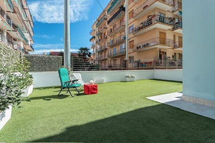Appartamento bilocale in vendita in Corso Novembre, Borghetto Santo Spirito