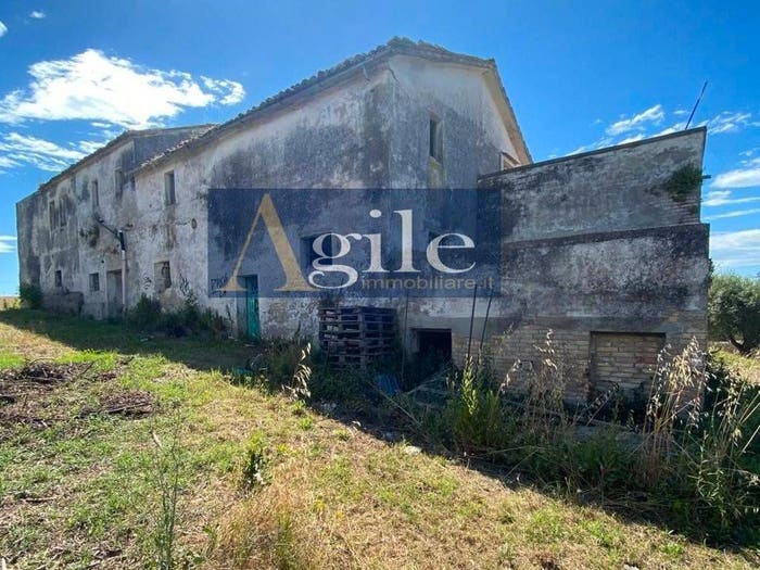 Casa con 6 locali in vendita in contrada spiagge, Monteprandone