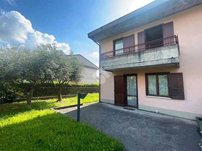 Casa quadrilocale in vendita in Via Donatori di Sangue, Fantasina, Cellatica