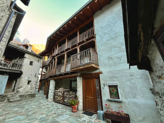 Casa con 6 locali in vendita in Località Sassiglioni, Vocca