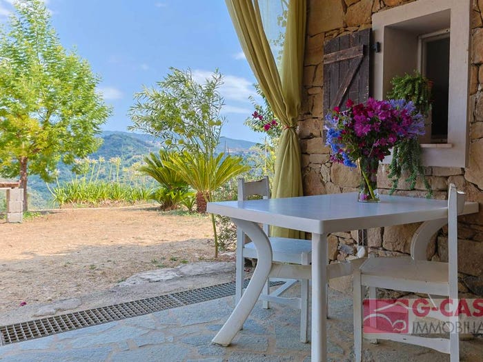 Casa con 5 locali in vendita in Camporosso