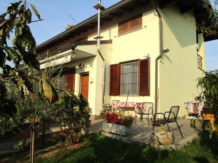 Casa quadrilocale in vendita in Via Lavatelli, Centro, Cassolnovo