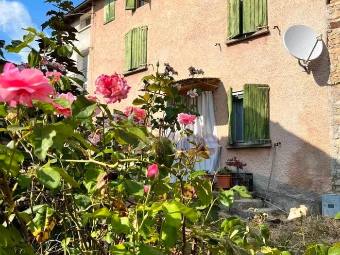 Casa quadrilocale in vendita in Neviano degli Arduini, Centro