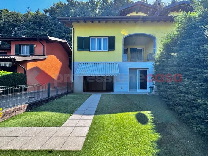 Casa con 5 locali in vendita in Via I Maggio, Centro, Castelletto Sopra Ticino