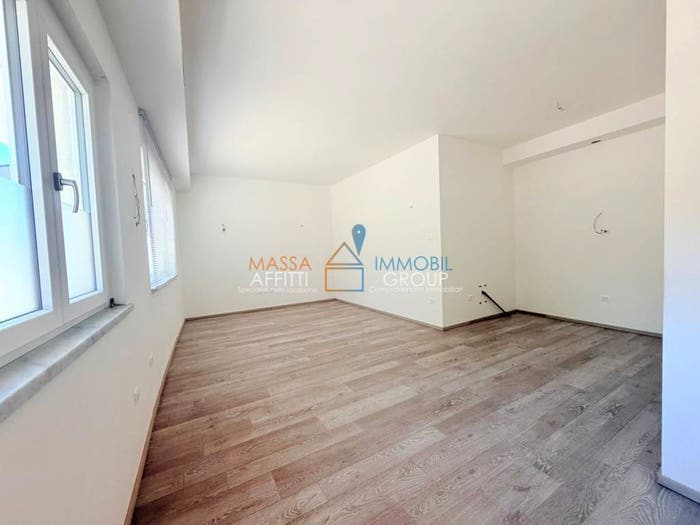 Appartamento bilocale in vendita in Via Giovanni Pascoli, Centro, Massa