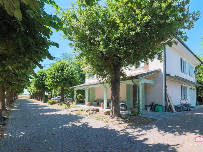 Casa con 6 locali in vendita in Via Massa Rapi, Castenaso