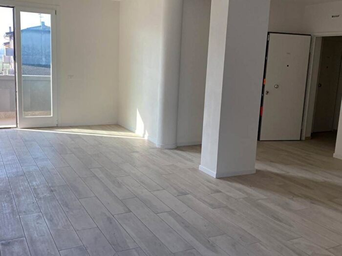 Appartamento trilocale in vendita in Via Roma, Centro, Saccolongo