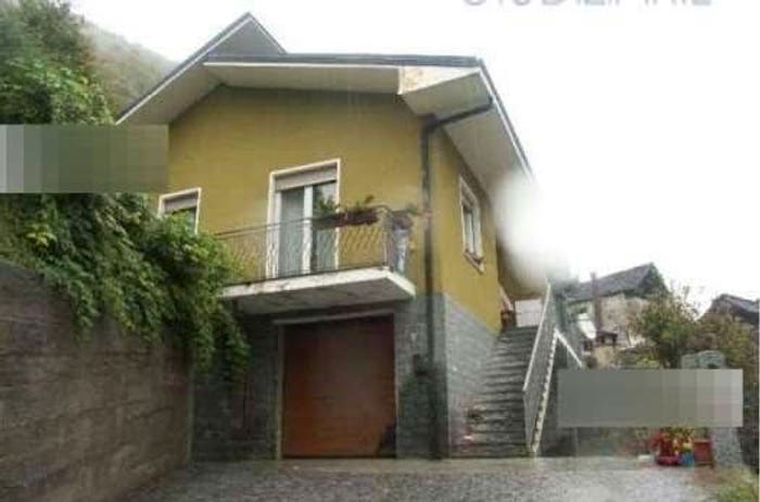 Casa con 6 locali in vendita in Via Boschetto, Villadossola
