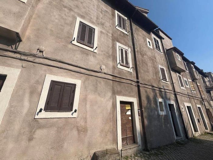Appartamento trilocale in vendita in Via Borgo Pio, San Gregorio da Sassola