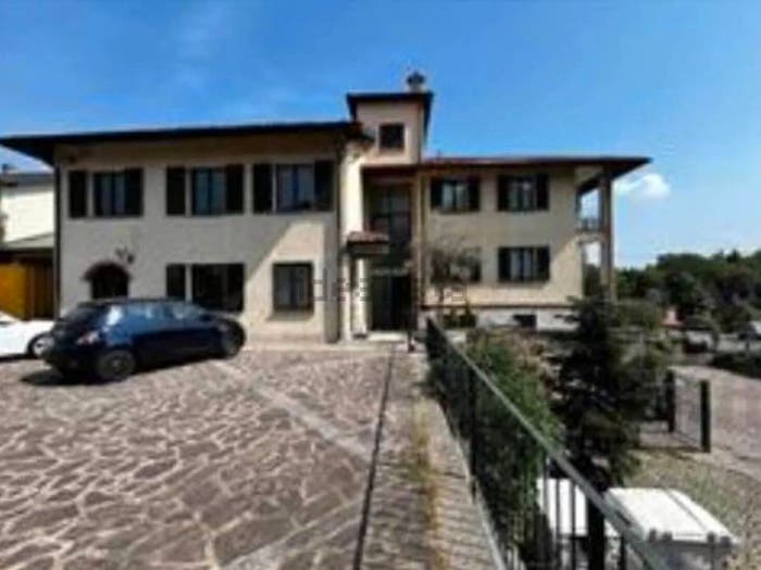 Casa in vendita in Via Milano, Albavilla