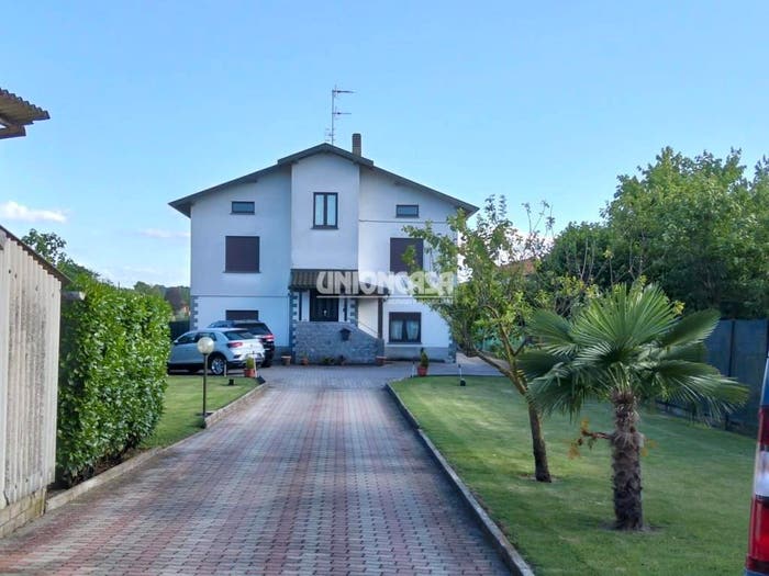 Casa con 6 locali in vendita in Via Carlo Somigliana, Centro, Valmorea