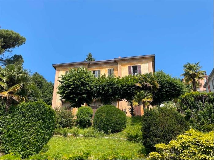 Appartamento trilocale in vendita in Corso Bartesaghi, Centro, Erba