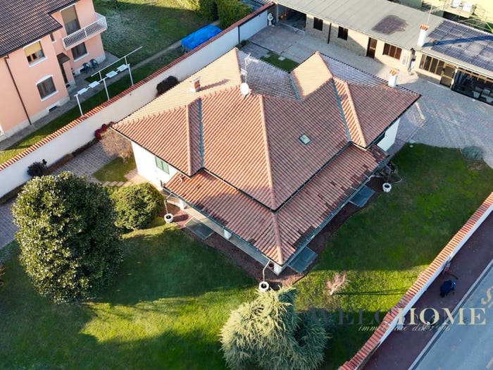 Casa quadrilocale in vendita in Via Federico Bosi, Centro, Ossona