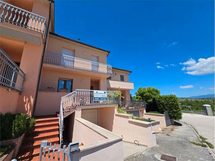 Casa con 6 locali in vendita in Bastardo, Giano dell'Umbria