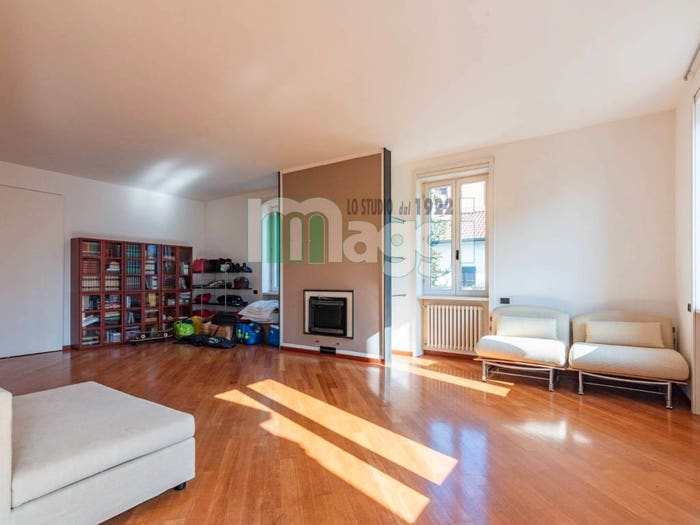Casa con 6 locali in vendita in via delle Cave, Meda