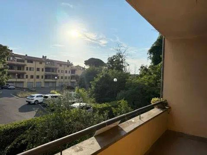 Appartamento quadrilocale in vendita in Viale Laura Nn, Centro, Capranica