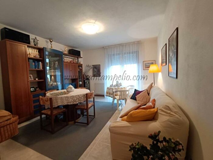 Appartamento trilocale in vendita in Via Garibbe, Centro, Vallecrosia