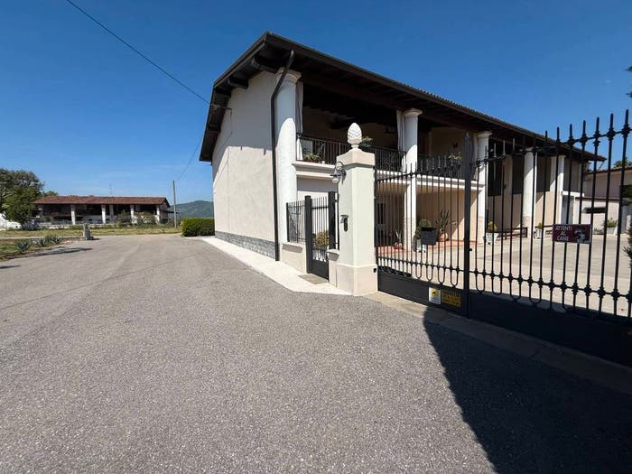 Casa con 5 locali in vendita in Via Fossanga, Chiari
