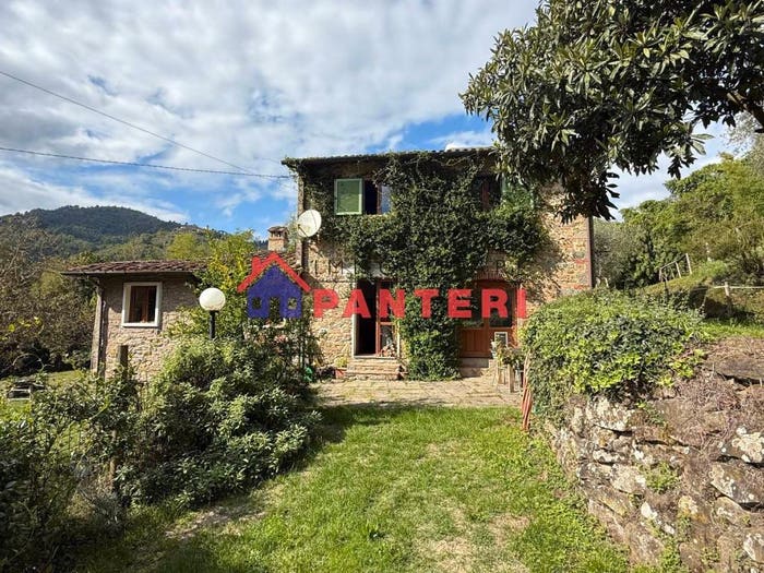 Casa con 5 locali in vendita in Via Mammianese Nord, Centro, Pescia