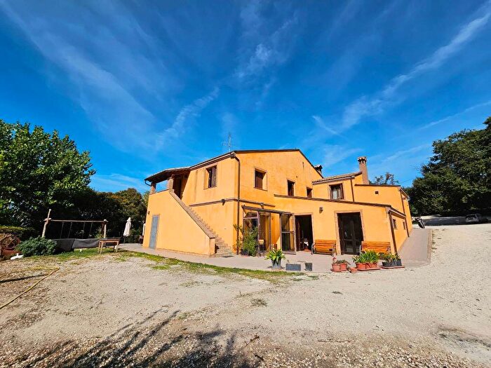 Casa con 6 locali in vendita in Pinocchio, Ancona