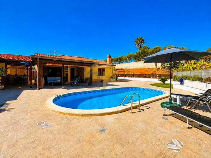 Casa con 6 locali in vendita in Contrada Florio, Centro, Trappeto